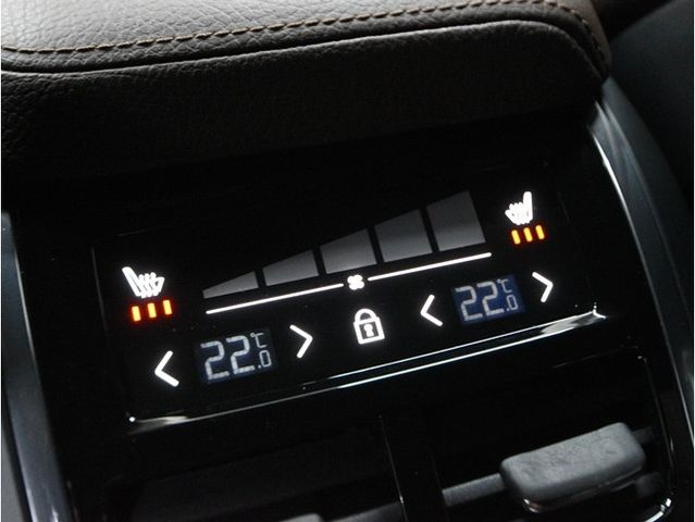 VOLVO V60 2021 Image 31