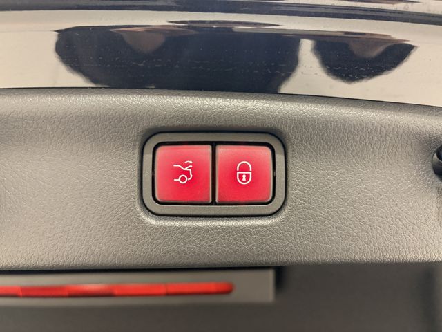 MERCEDES BENZ C CLAS 2022 Image 31