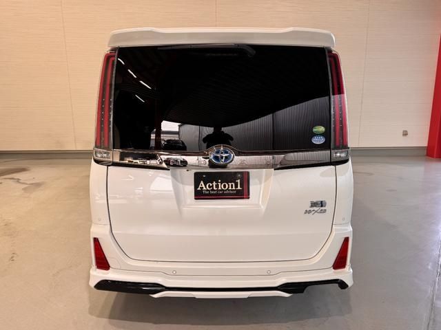 TOYOTA NOAH HYBRID 2019 Image 31