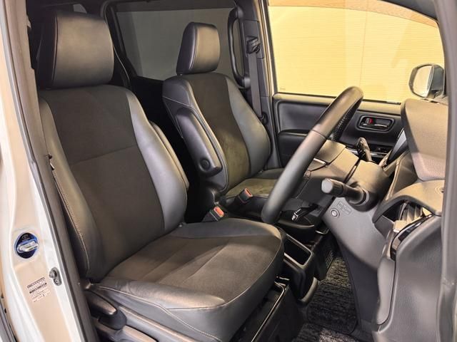 TOYOTA NOAH HYBRID 2019 Image 31