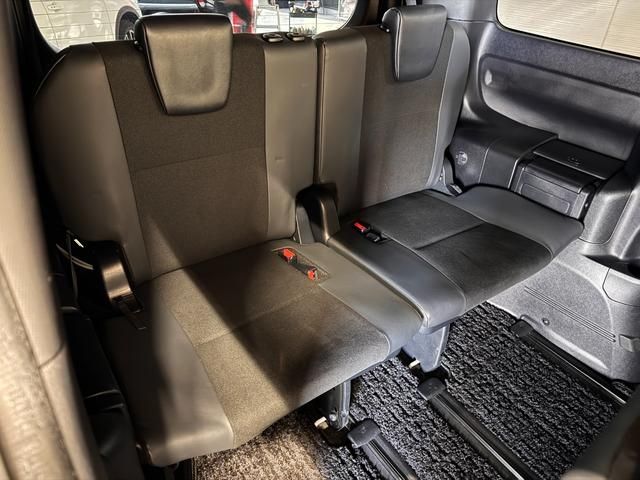 TOYOTA NOAH HYBRID 2019 Image 31