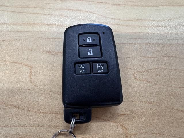 TOYOTA NOAH HYBRID 2019 Image 31