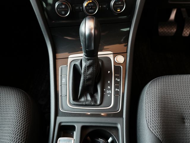 VOLKSWAGEN GOLF 2019 Image 31