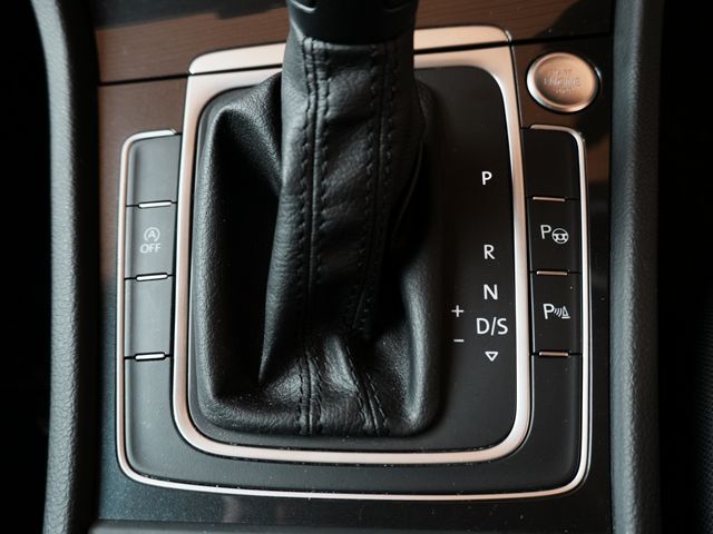 VOLKSWAGEN GOLF 2019 Image 31