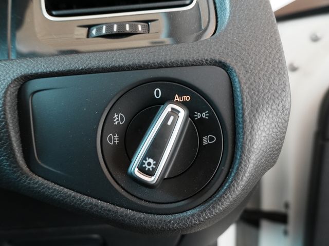 VOLKSWAGEN GOLF 2019 Image 31