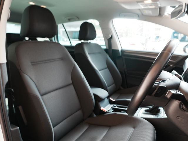 VOLKSWAGEN GOLF 2019 Image 31