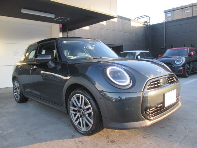 BMW MINI COOPER 5DOOR 2025 Image 31