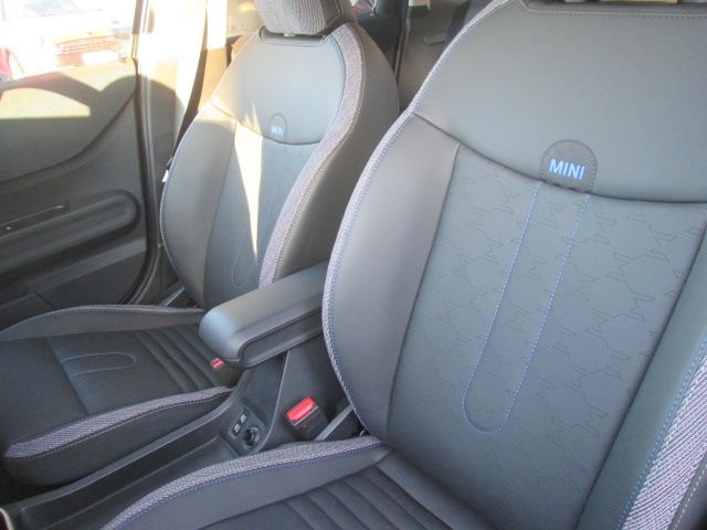 BMW MINI COOPER 5DOOR 2025 Image 31