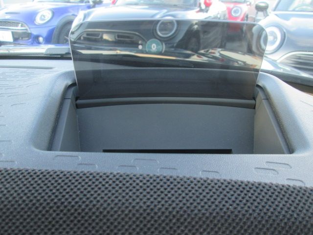 BMW MINI COOPER 5DOOR 2025 Image 31
