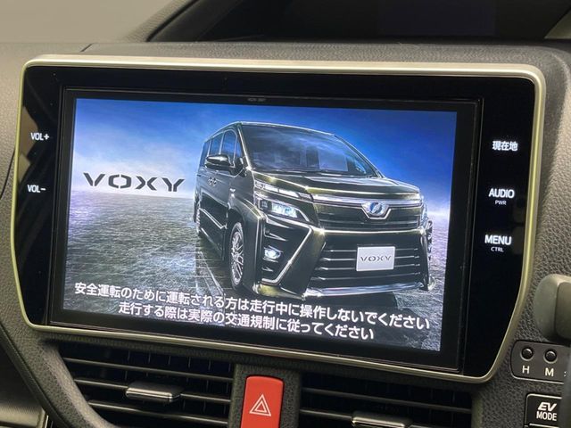 TOYOTA VOXY HYBRID 2017 Image 31
