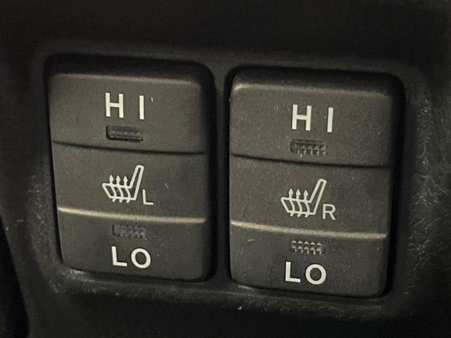 TOYOTA VOXY HYBRID 2017 Image 31