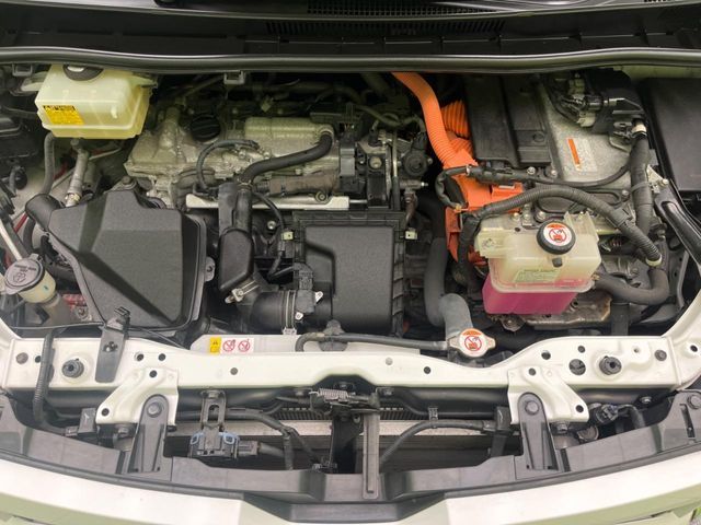 TOYOTA VOXY HYBRID 2017 Image 31
