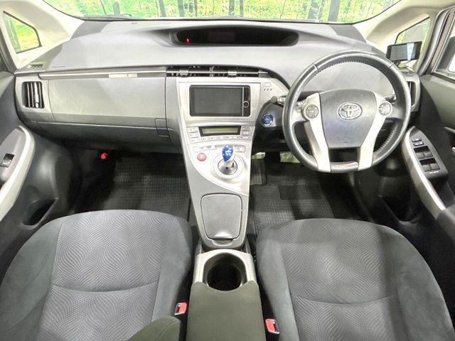 TOYOTA PRIUS 2014 Image 31
