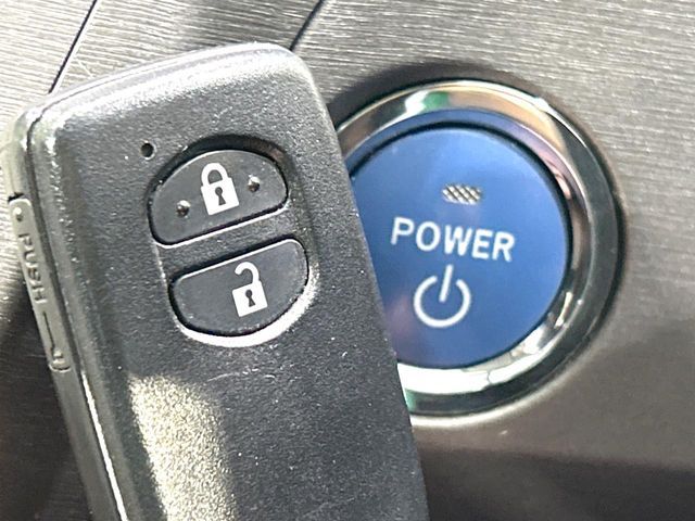 TOYOTA PRIUS 2014 Image 31