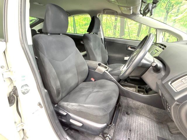 TOYOTA PRIUS 2014 Image 31