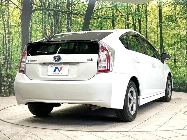 TOYOTA PRIUS 2014 Image 31