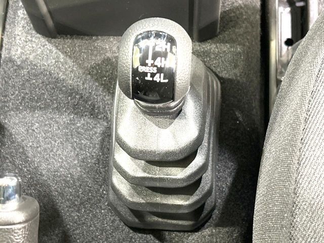 SUZUKI JIMNY NOMADE 2025 Image 31