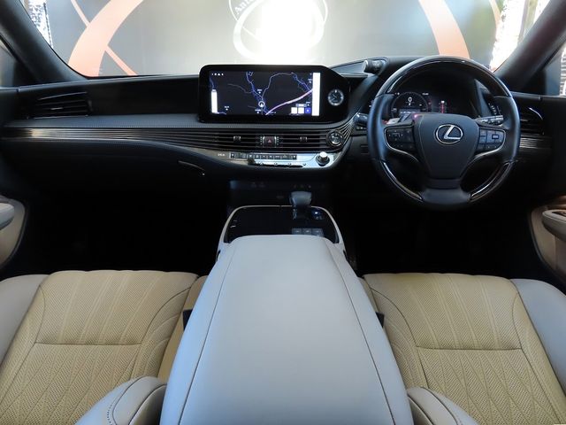 TOYOTA LEXUS LS500H 2024 Image 31