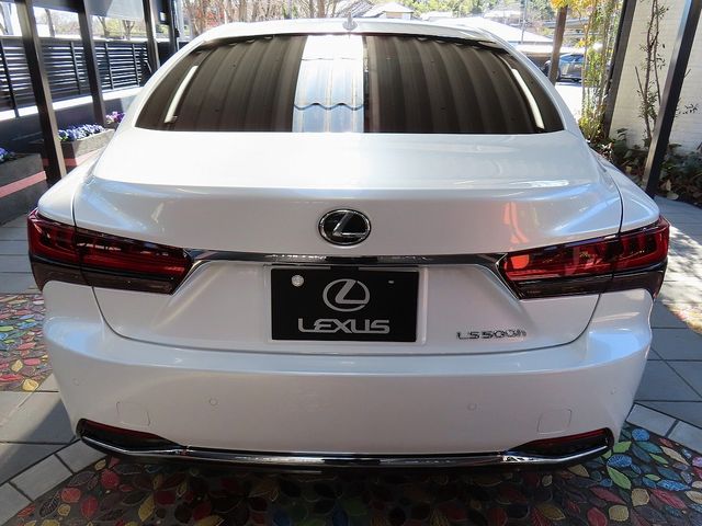TOYOTA LEXUS LS500H 2024 Image 31