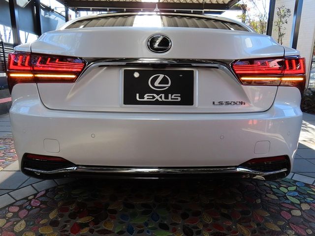 TOYOTA LEXUS LS500H 2024 Image 31