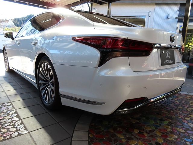 TOYOTA LEXUS LS500H 2024 Image 31