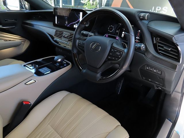 TOYOTA LEXUS LS500H 2024 Image 31