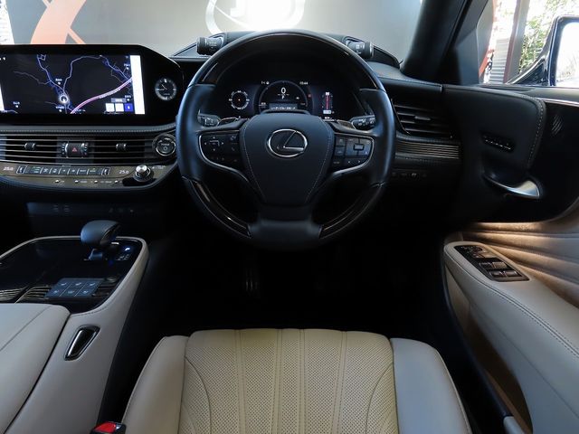 TOYOTA LEXUS LS500H 2024 Image 31