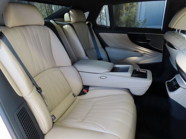 TOYOTA LEXUS LS500H 2024 Image 31