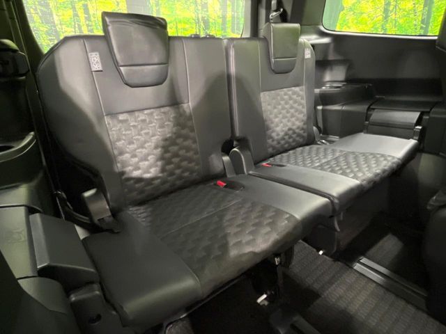 TOYOTA VOXY HYBRID 4WD 2023 Image 31