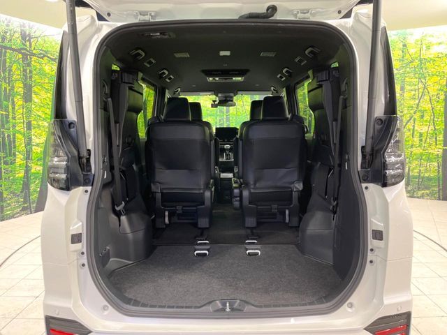 TOYOTA VOXY HYBRID 4WD 2023 Image 31