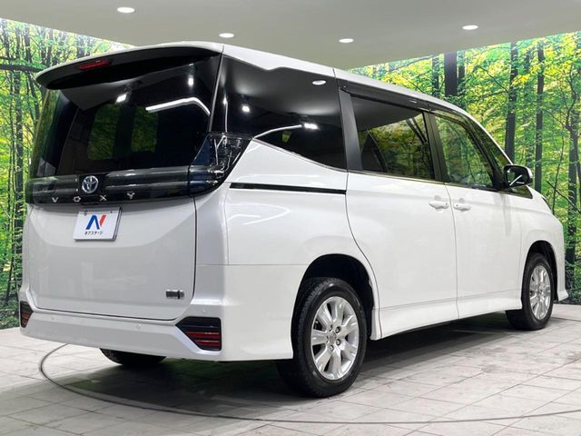 TOYOTA VOXY HYBRID 4WD 2023 Image 31