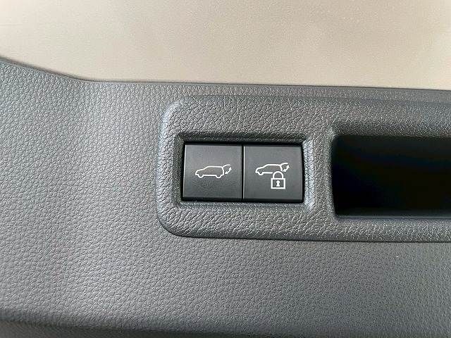 TOYOTA HARRIER HYBRID 2023 Image 31