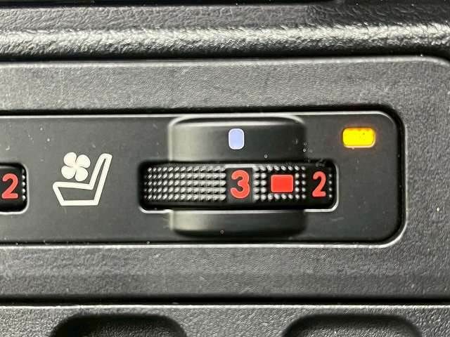 TOYOTA LANDCRUISER PRADO 2022 Image 31