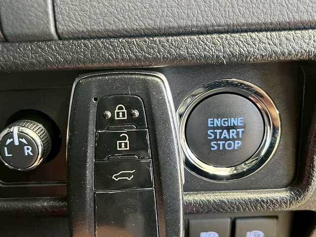 TOYOTA LANDCRUISER PRADO 2022 Image 31