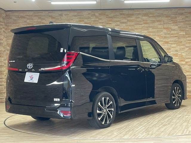 TOYOTA NOAH HYBRID 2022 Image 31