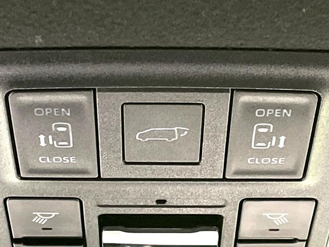 TOYOTA VOXY HYBRID 2023 Image 31