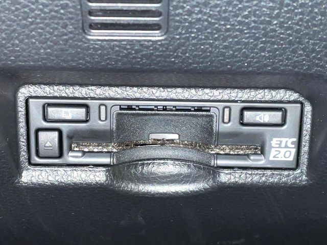 TOYOTA VOXY HYBRID 2023 Image 31