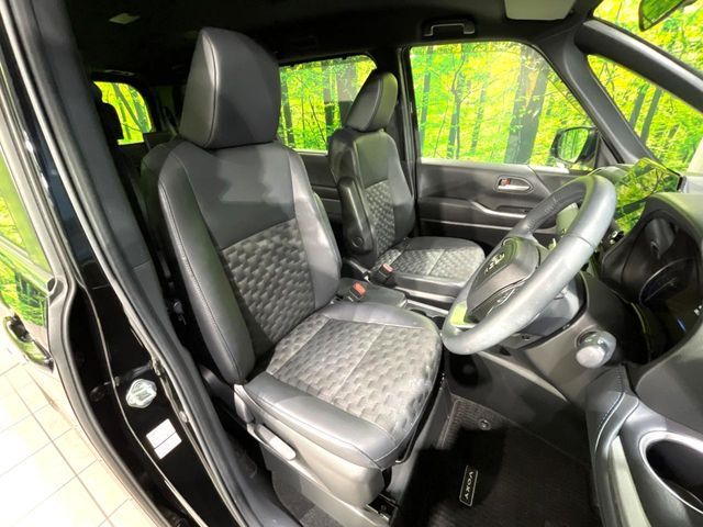 TOYOTA VOXY HYBRID 2023 Image 31