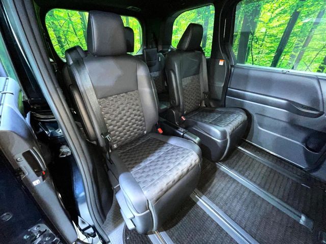 TOYOTA VOXY HYBRID 2023 Image 31