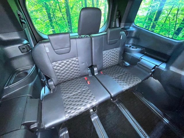 TOYOTA VOXY HYBRID 2023 Image 31