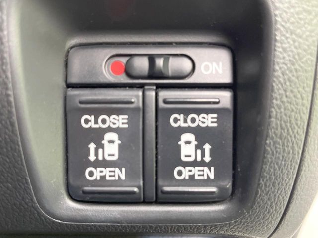 HONDA N BOX 2017 Image 31