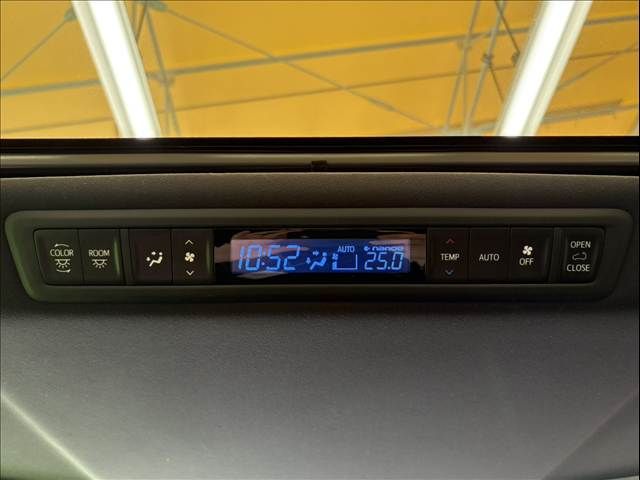 TOYOTA VELLFIRE 2017 Image 31