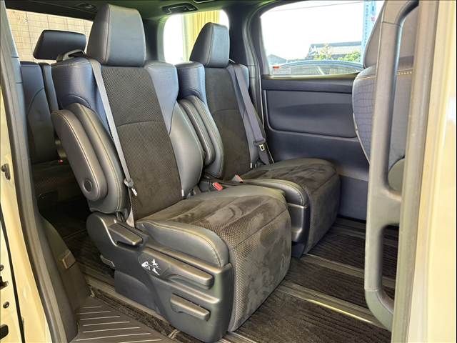 TOYOTA VELLFIRE 2017 Image 31