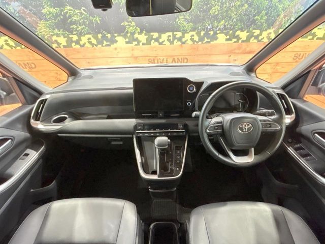 TOYOTA NOAH 2023 Image 31