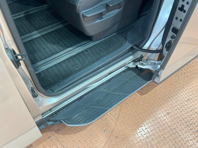 TOYOTA NOAH 2023 Image 31