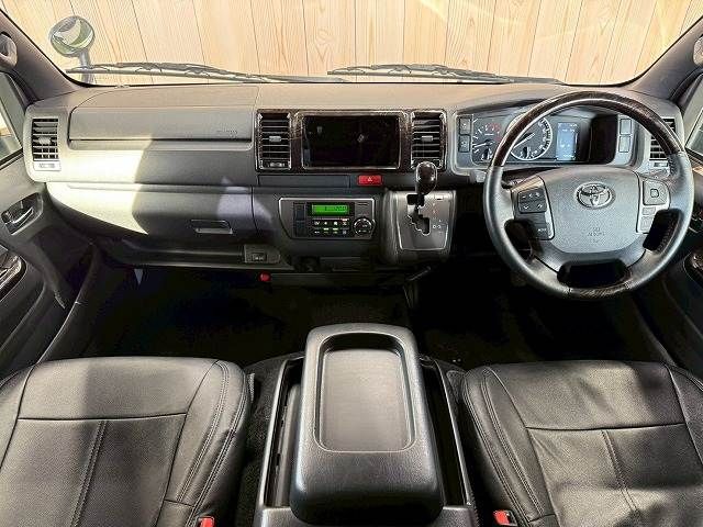 TOYOTA HIACE VAN 2WD 2023 Image 31