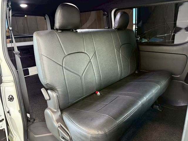 TOYOTA HIACE VAN 2WD 2023 Image 31