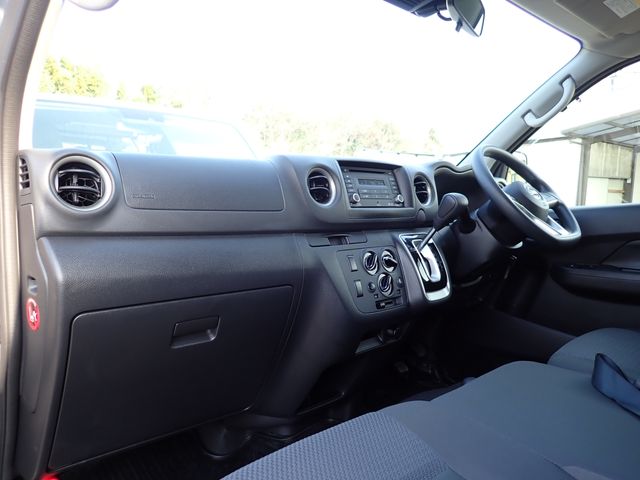 NISSAN CARAVAN VAN 2WD 2022 Image 31