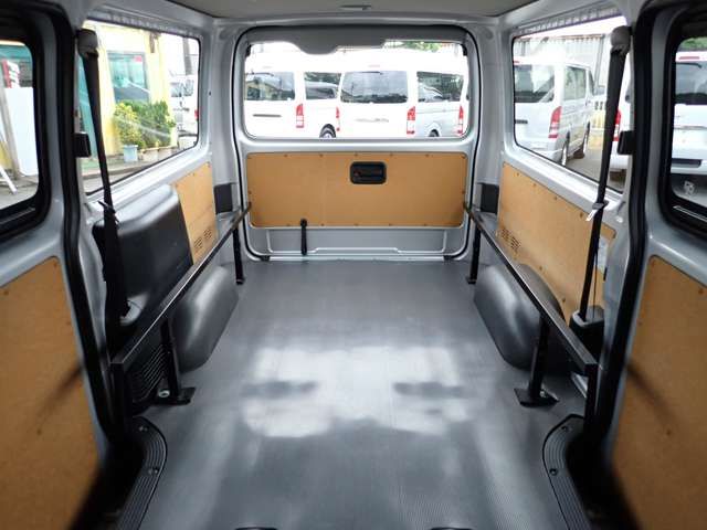 TOYOTA HIACE VAN 1.15T 2WD 2022 Image 31