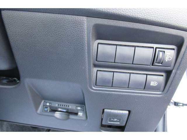 TOYOTA YARIS HYBRID 2020 Image 31